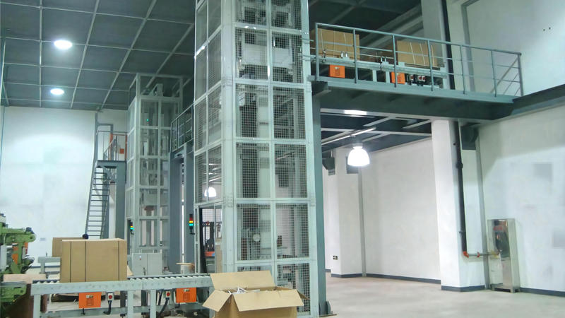 Z型往復(fù)式提升機