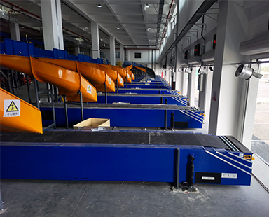 簡述伸縮皮帶輸送機(jī)工作原理、產(chǎn)品結(jié)構(gòu)、產(chǎn)品優(yōu)勢(shì)及產(chǎn)品特點(diǎn)